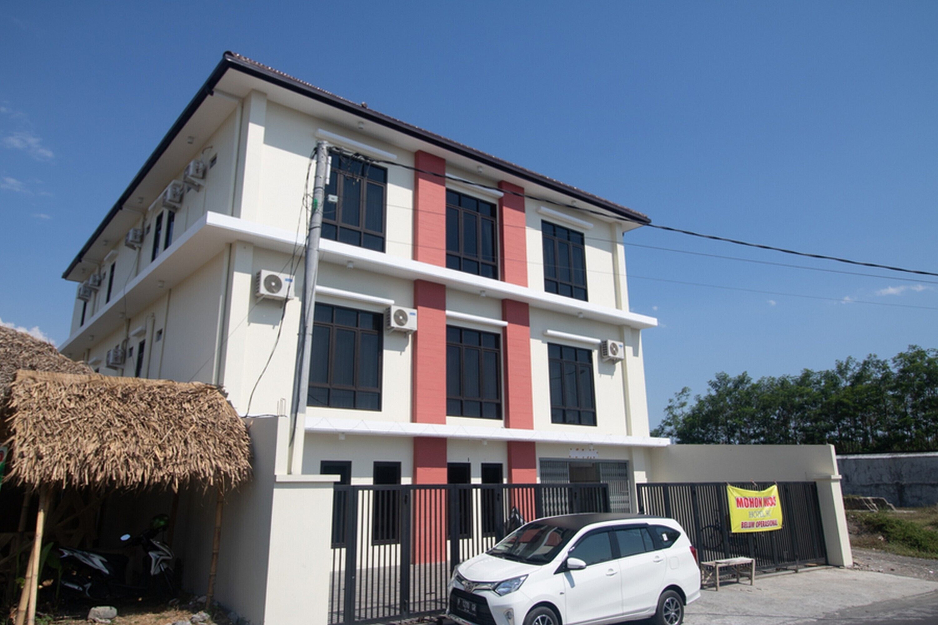 RedDoorz Syariah @ Hotel 91 Jember