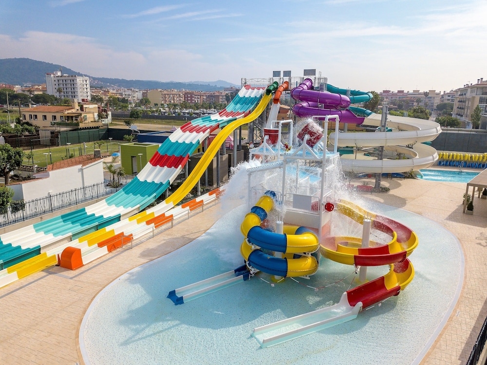 Golden Taurus Aquapark Resort