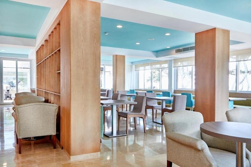 Universal Hotel Laguna