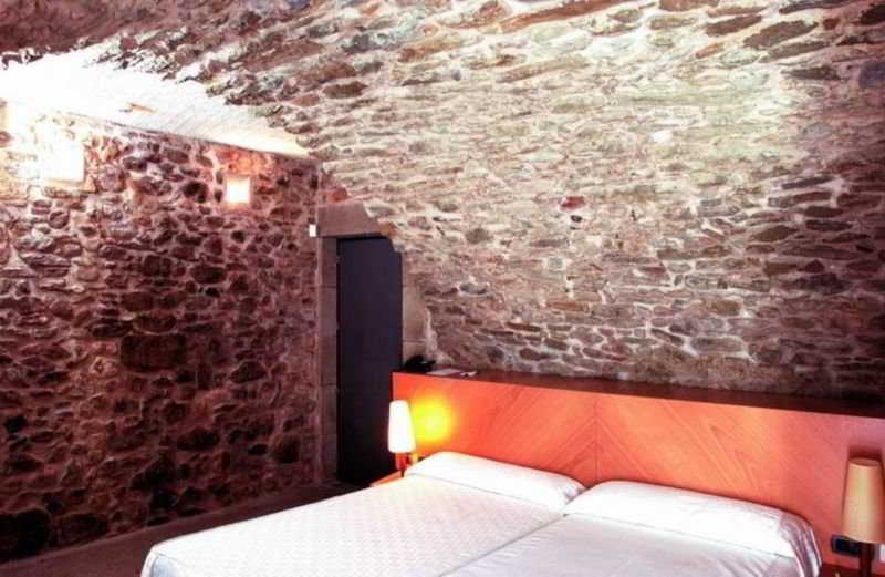 Arcs De Monells - Adults Only