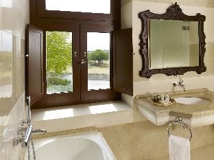 Convento do Espinheiro, Historic Hotel & Spa