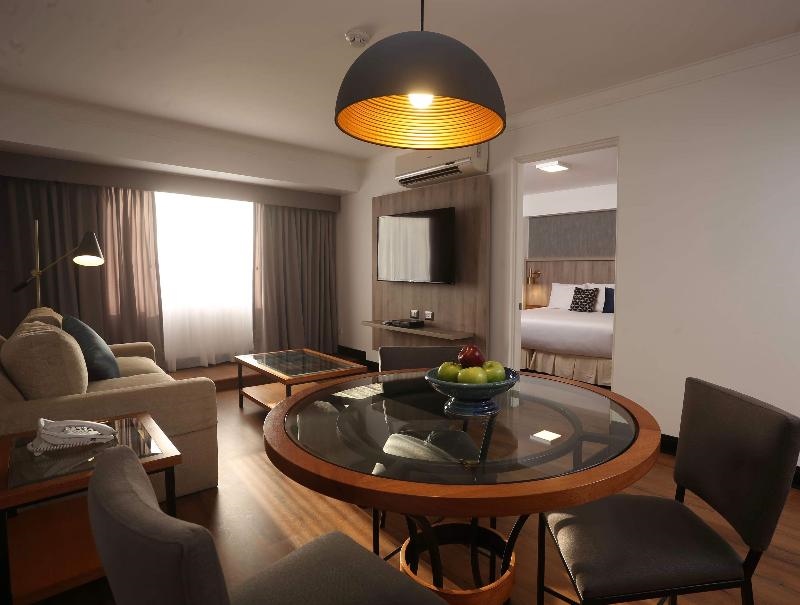 Radisson Hotel Plaza Del Bosque