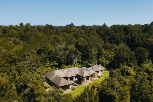 Treetops Lodge & Estate