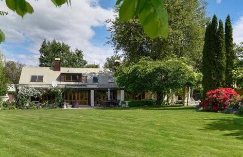 Manata Lodge Luxury Serviced Apartments