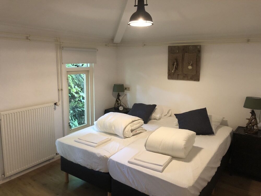 Chalet With A Dishwasher At Bedafse Bergen