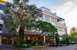 Rattan Inn