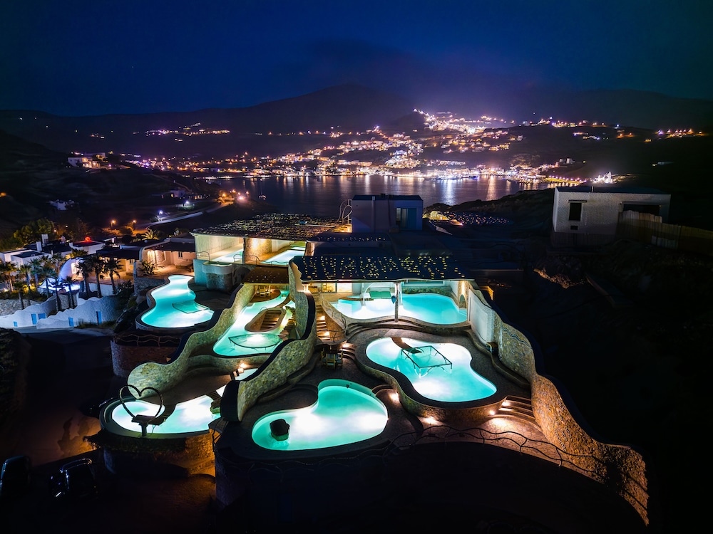 Agalia Luxury Suites