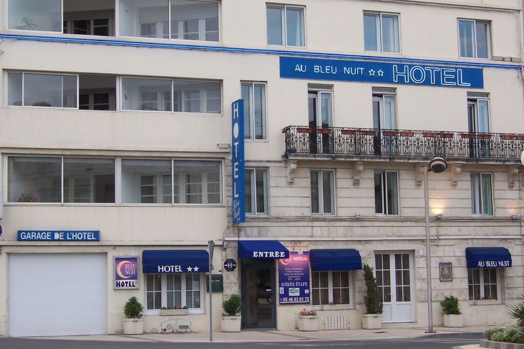 Brit Hotel Bleu Nuit
