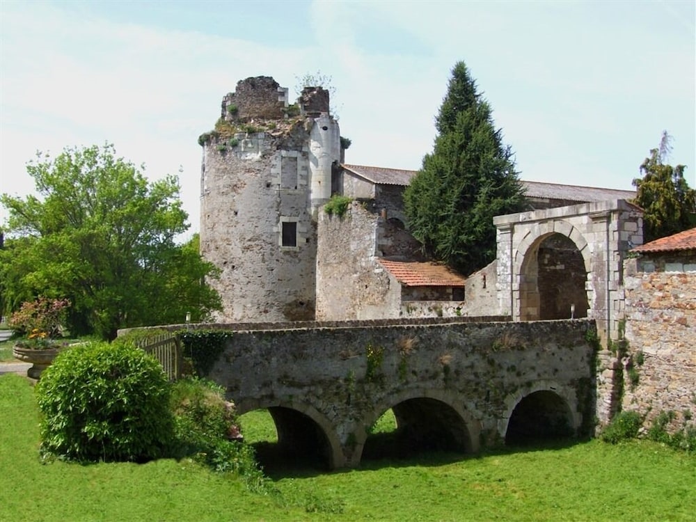 Chateau De La Galissonniere