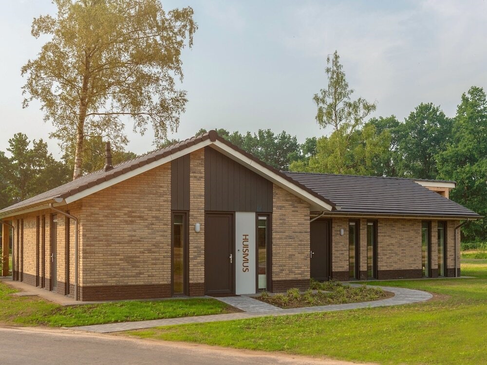 Attractive Bungalow with Covered Terrace near Veluwe