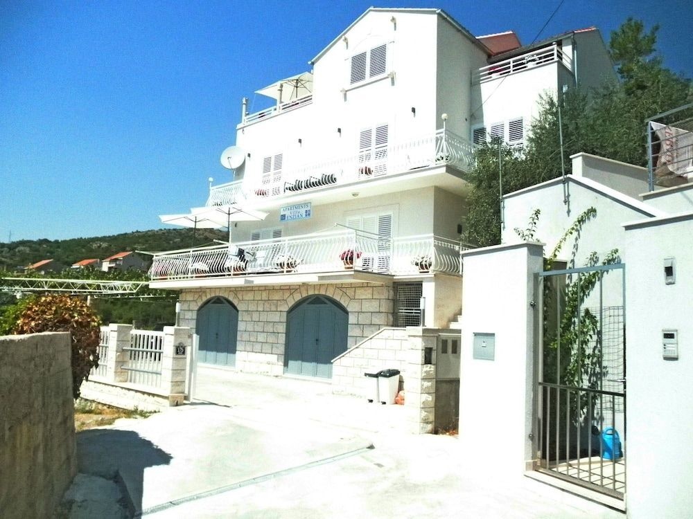 Apartments Villa Enzian