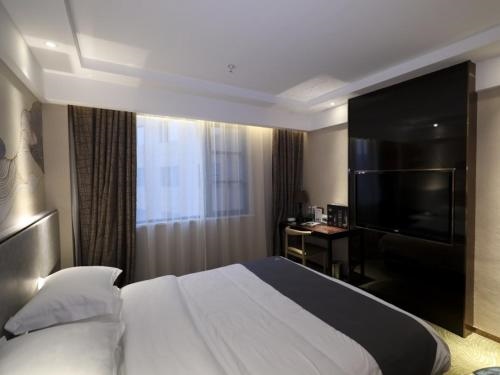 Greentree Eastern Jingde Town Railway Station Hotel