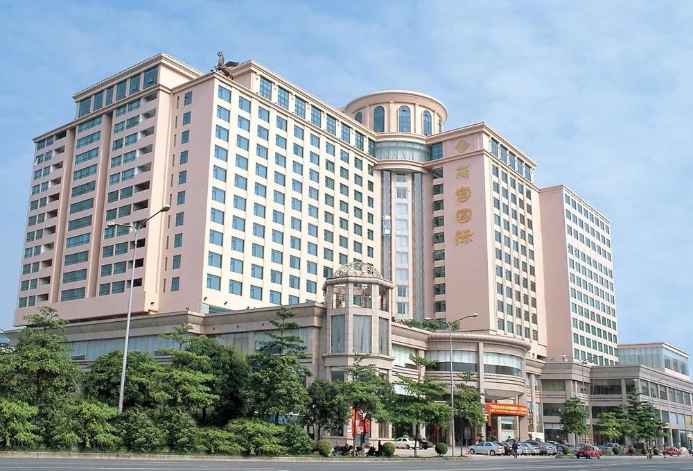 Palace International Hotel