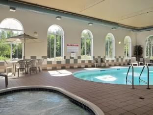 Days Inn & Suites By Wyndham Thunder Bay