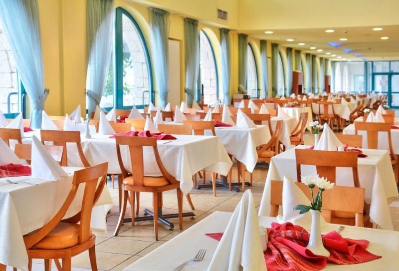 Berlin Golden Beach Romance