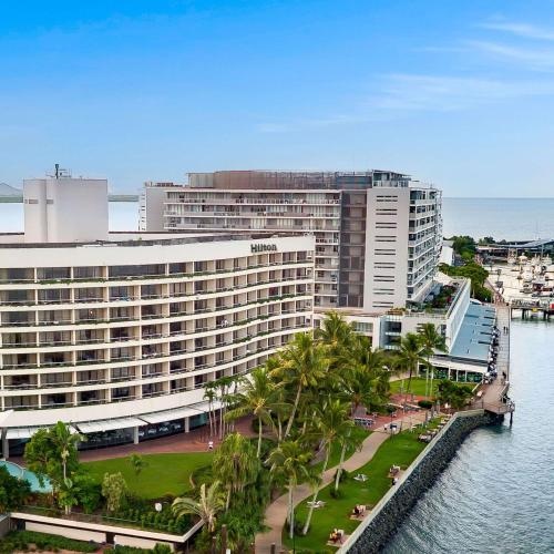 Hilton Cairns