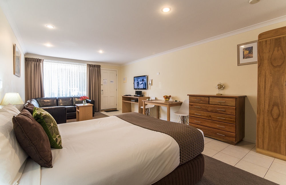 Emu Point Motel & Apartments