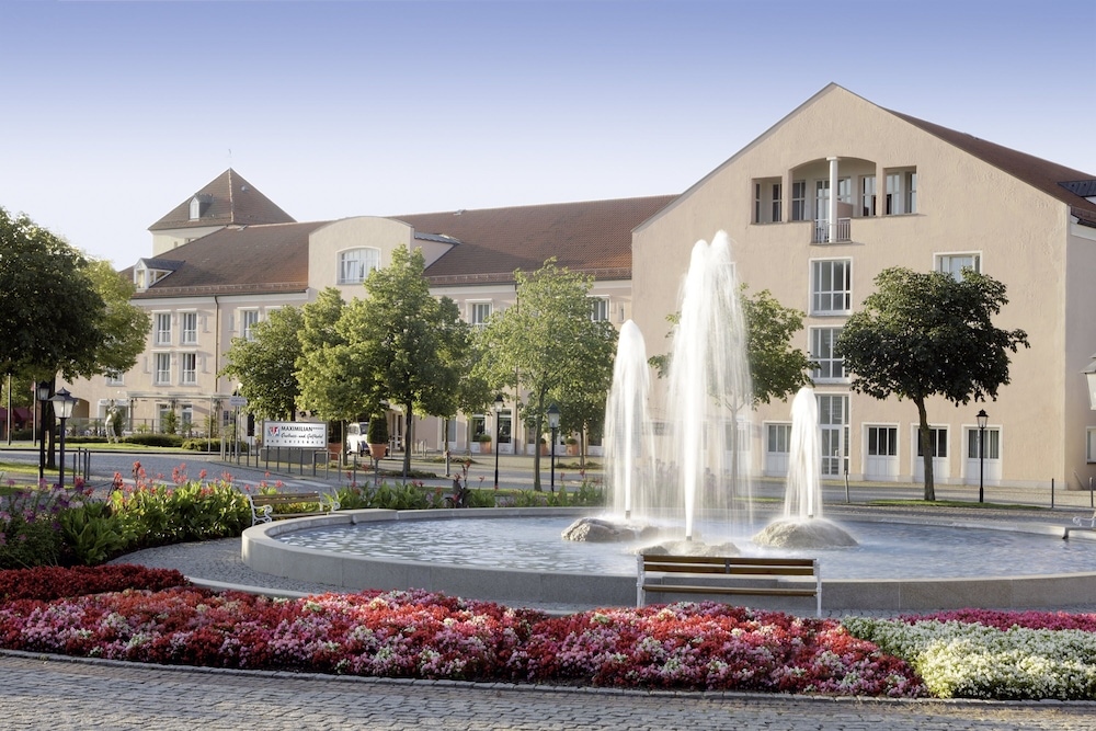 MAXIMILIAN Grand Hotel