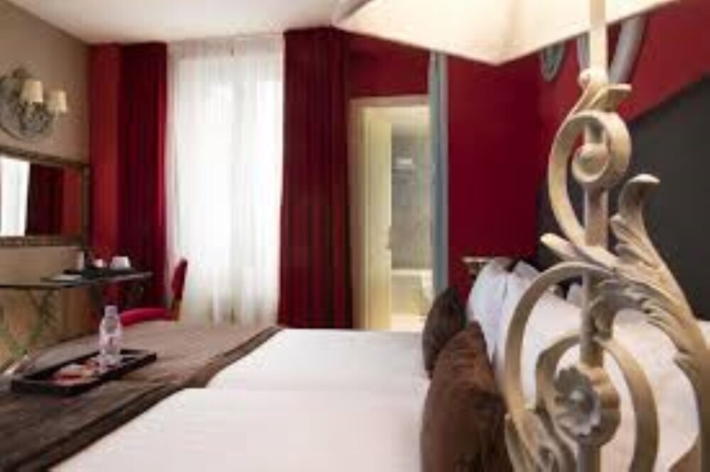 Emergence Djouda Hotel