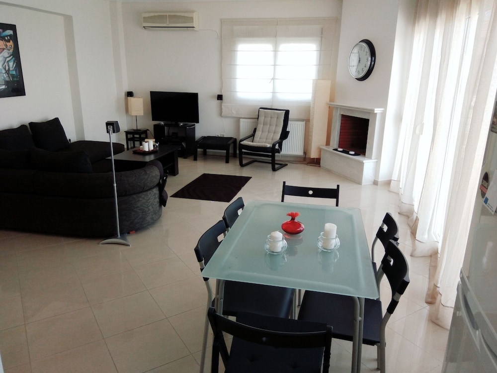 Lux Apartment Thermaikos