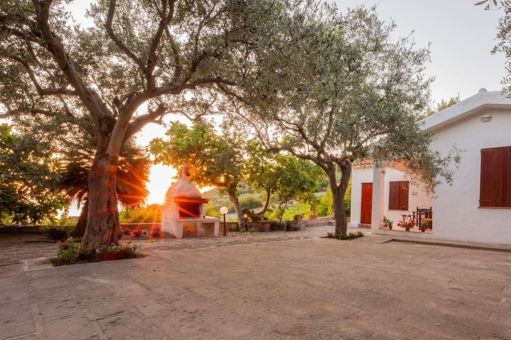 Welcomely - Badde Nuraghe