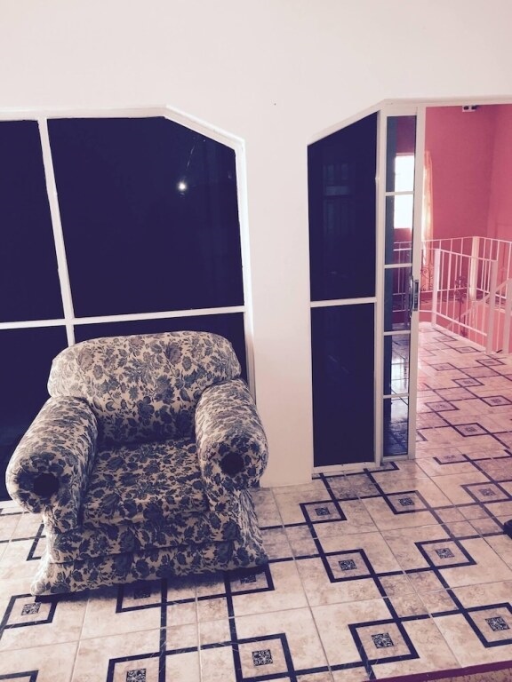 Immaculate 2-Bed Apartment In Spanish Town