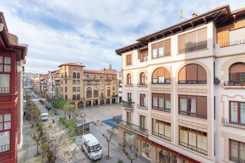 Bilbao By The Sea Iv Apartment By Aston Rentals