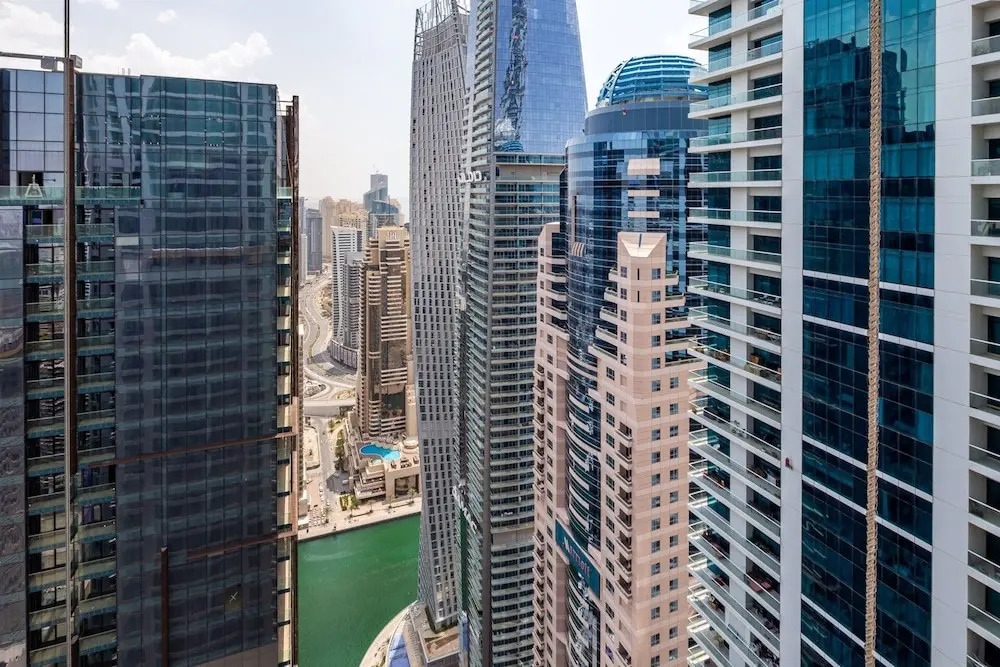 2BR With Sea Views From the 59th Floor Sleeps 4