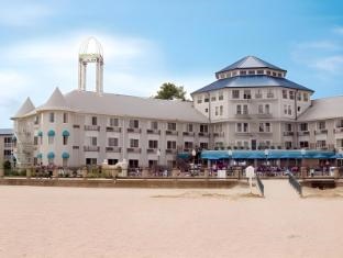 Cedar Point's Hotel Breakers