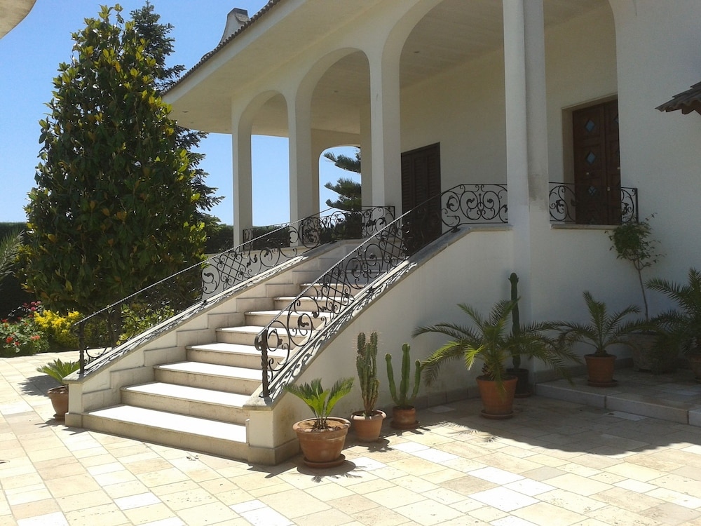 Villa Gloria Bed & Breakfast