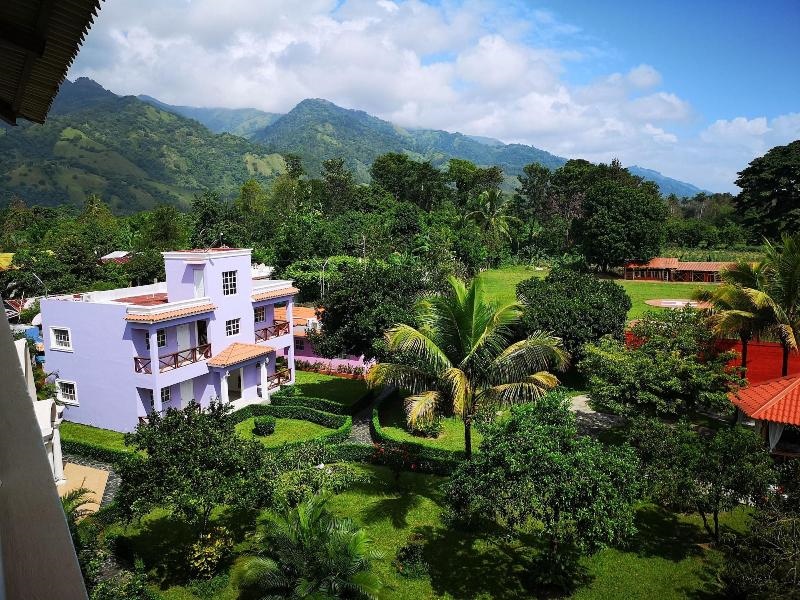 Hotel Rancho Guacamayos