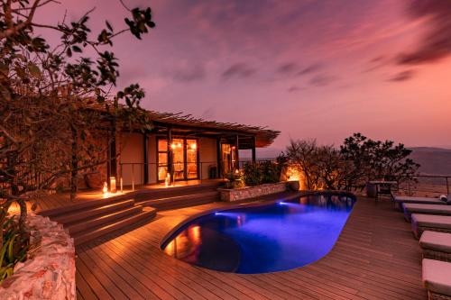 Zulu Rock Lodge - Babanango Game Reserve
