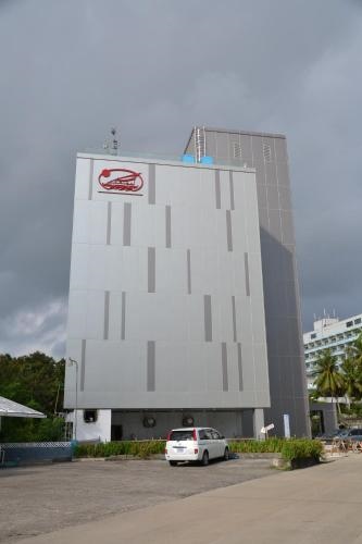 West Plaza Hotel at Lebuu Street
