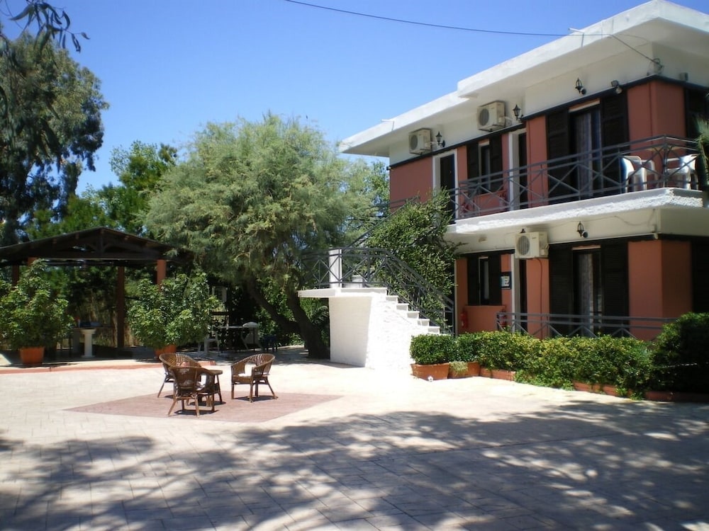 Zervos Apartments