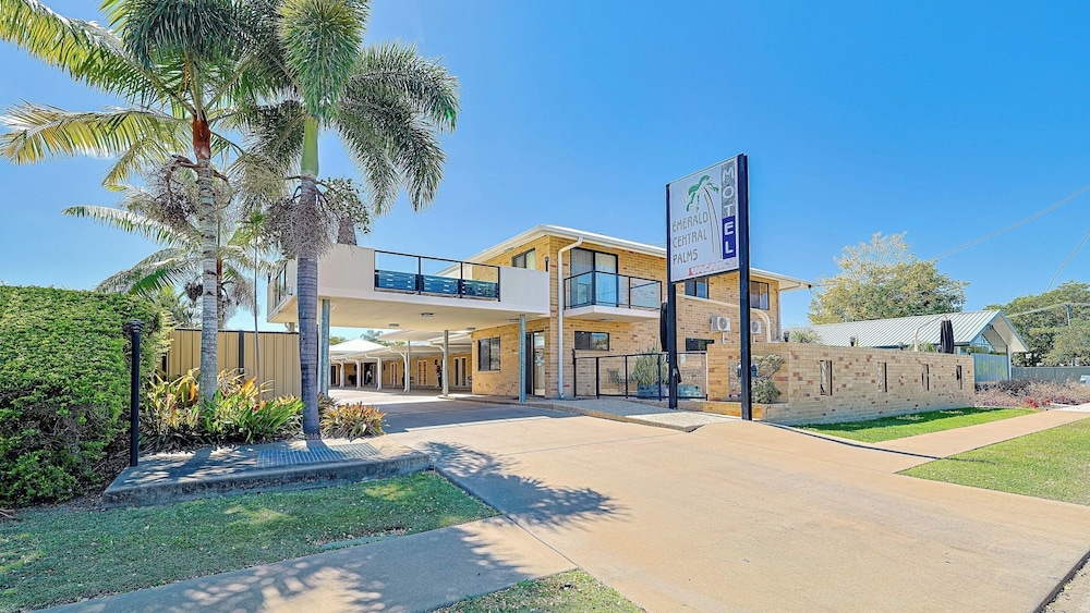 Emerald Central Palms Motel