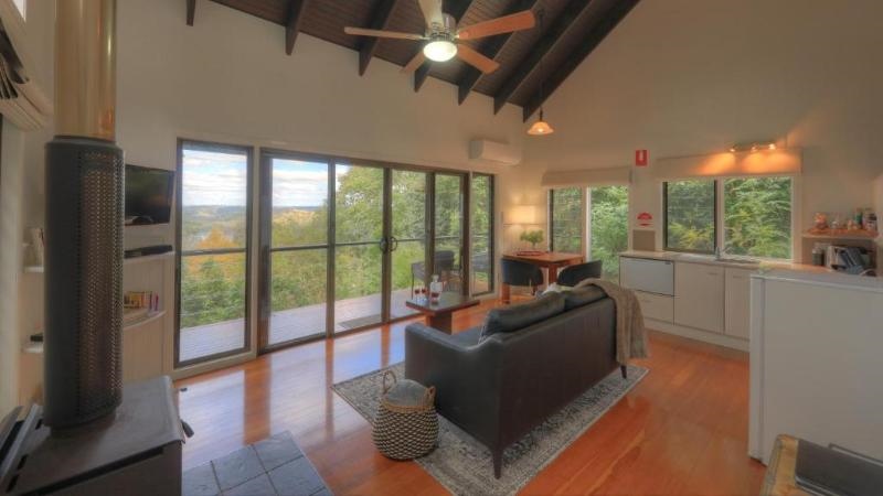 Montville Misty View Cottages (Adults Only)