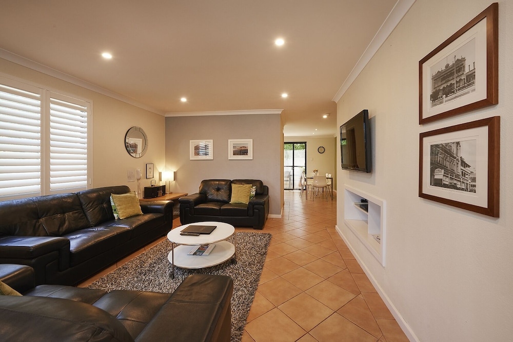 Albany Harbourside Apartments