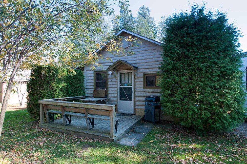 North Shore Cottages