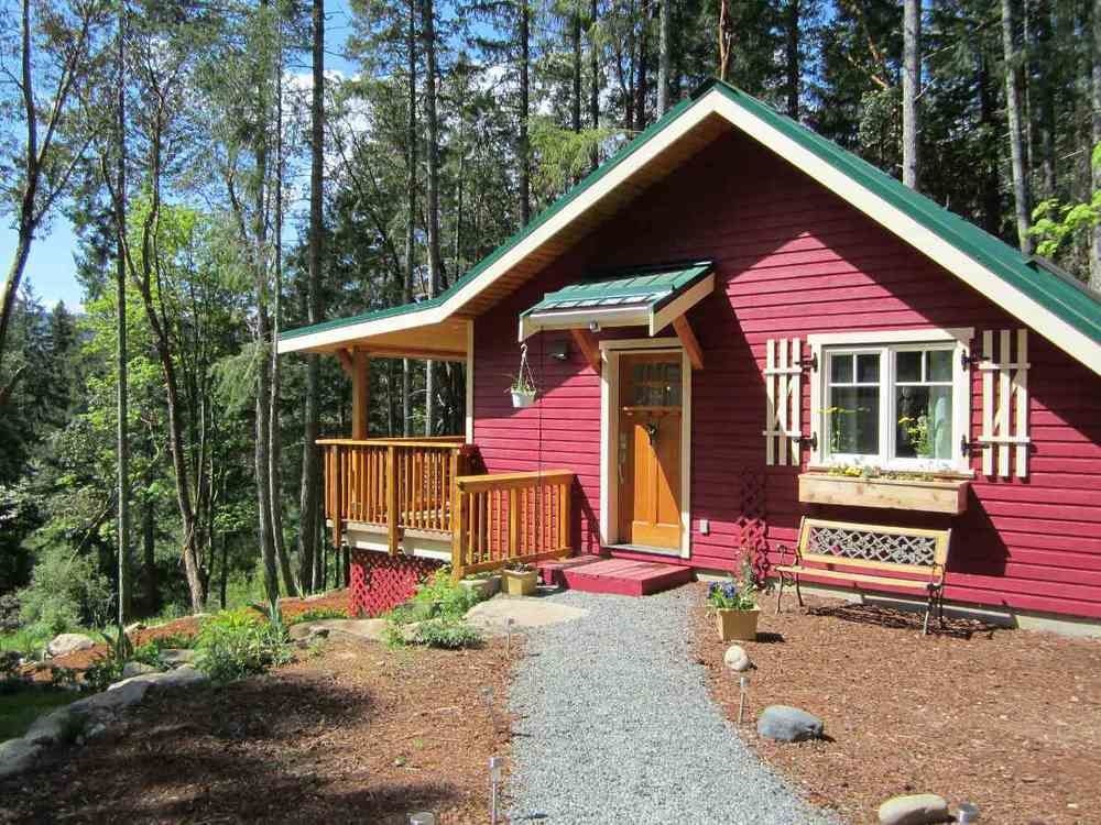 Cosy Woodpecker Cottage