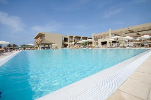 Hotel Oasis Salinas Sea