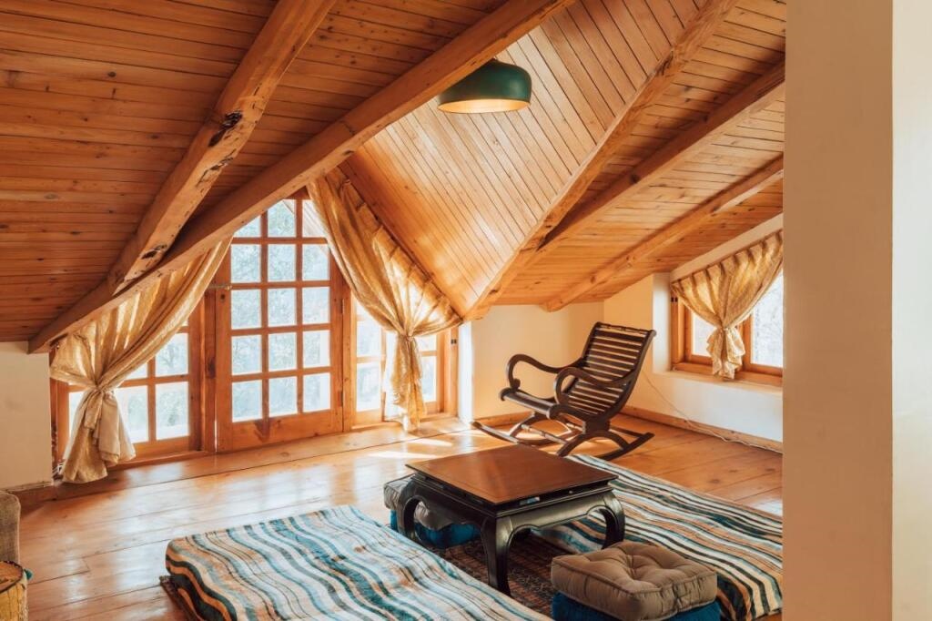 Saffronstays The Amlyn