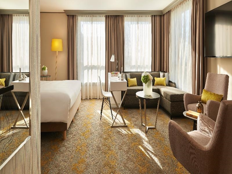 Renaissance Paris La Defense Hotel