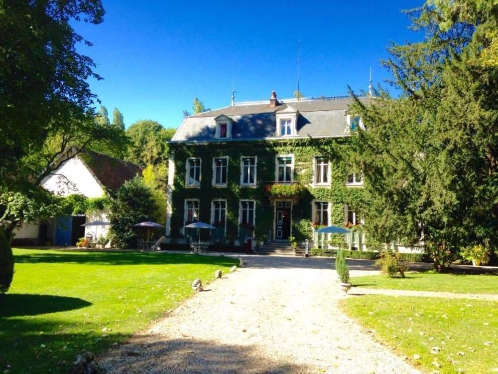 Chateau de Challanges