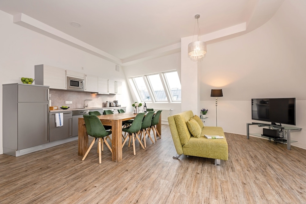 Apartments Rosenthal Residence