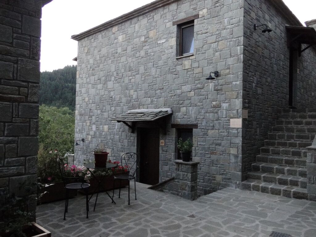 Rouista Tzoumerka Resort