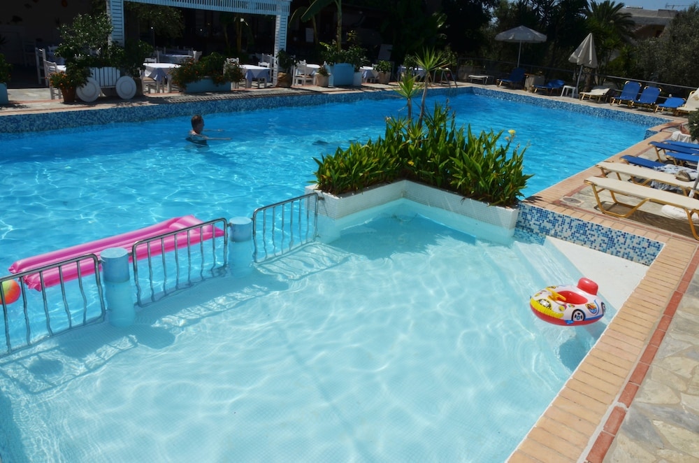 Kostaspant Apartments