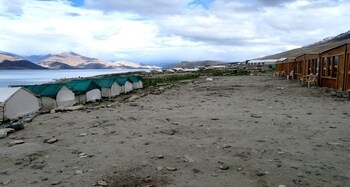 Tih Pangong Lake View Cottages And Camps