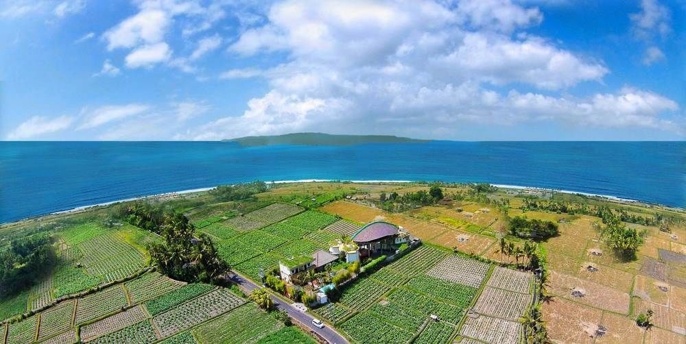 Floating Leaf Eco-Luxury Retreat