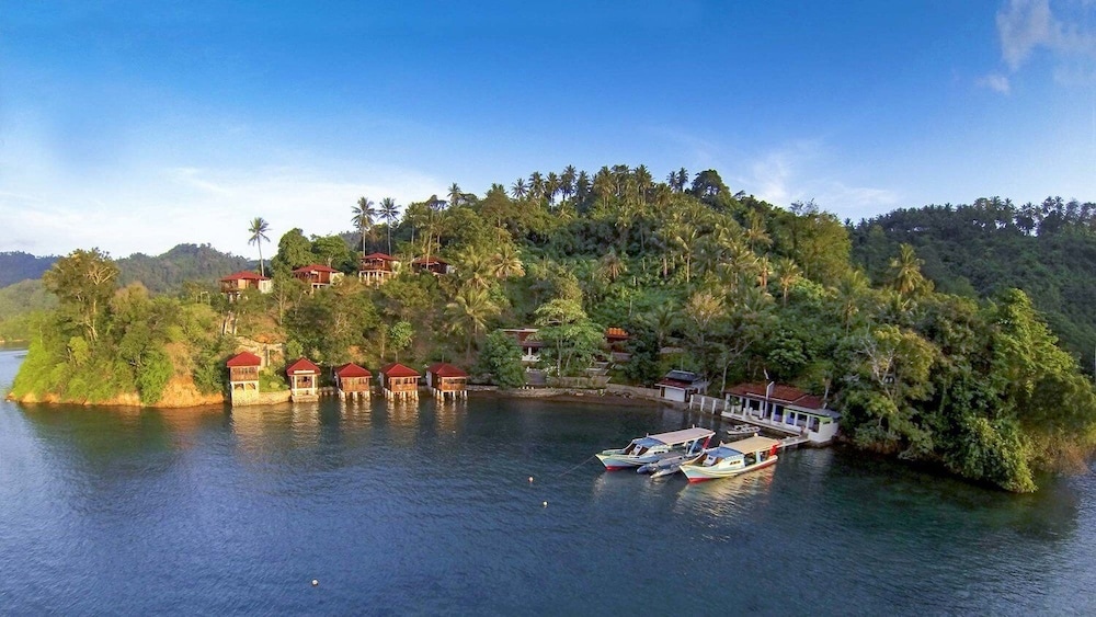 Bastianos Lembeh Dive Resort