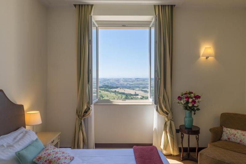 Gallery Hotel Recanati